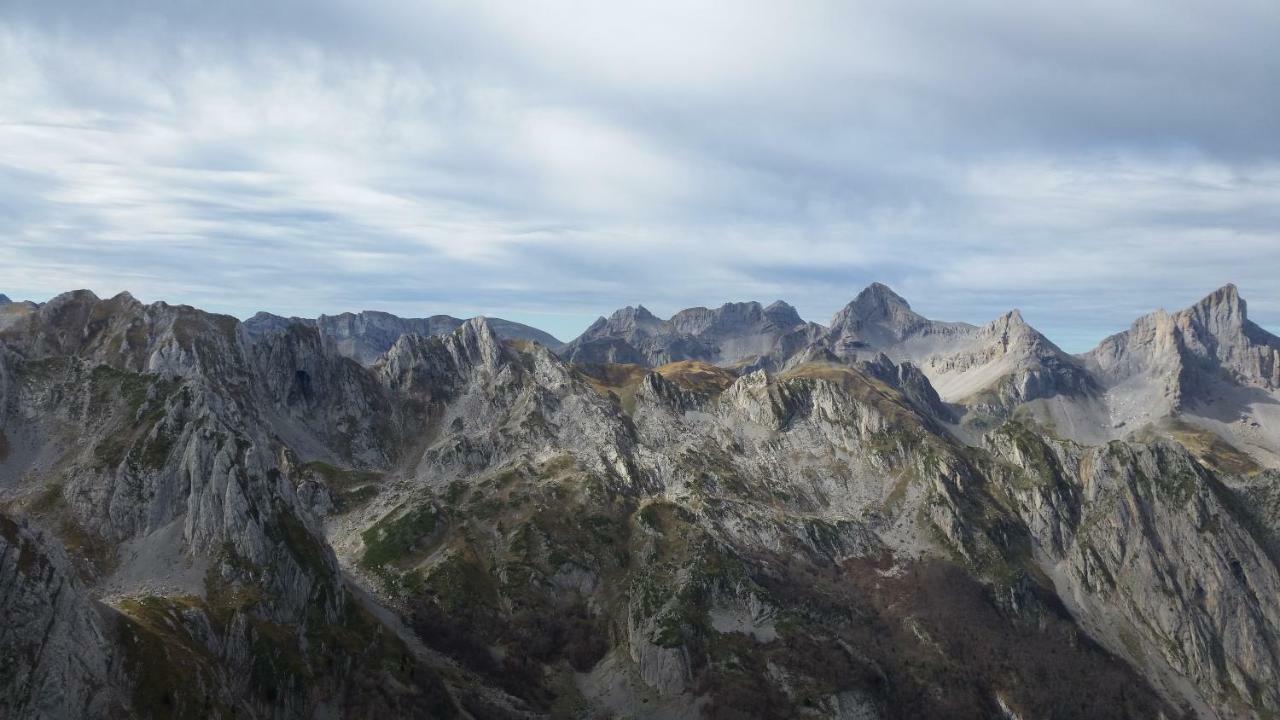 Gite De Montagne Du Plateau De Lhers- Accueil Randonneurs Accous Luaran gambar